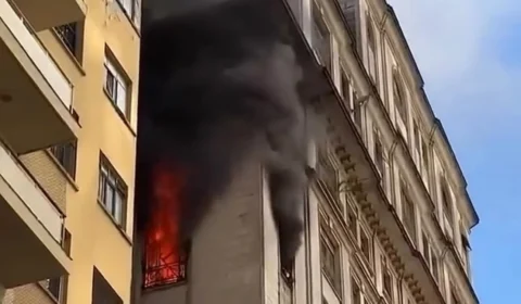 Incêndio atinge 8º andar de prédio no Centro de São Paulo e mobiliza oito viaturas dos Bombeiros