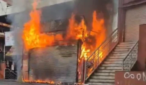 Pastelaria pega fogo e é destruída por incêndio em BH