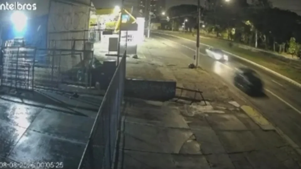 Vídeo mostra carros em alta velocidade antes de atropelamento que matou mulher na Zona Oeste de SP
