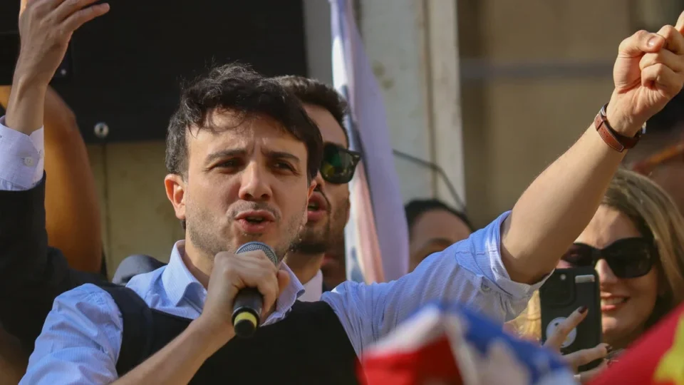 Renan reage a ação do MPF e mantém críticas a ocupação indígena