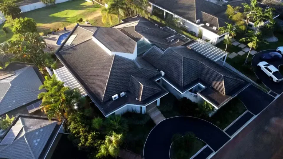 Casa usada por Lulinha foi alugada por dentista que testemunhou à Lava-Jato morar no sítio de Atibaia