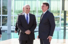 Moraes autoriza Carlos e Jair Renan a voltarem a visitar Bolsonaro em prisão domiciliar