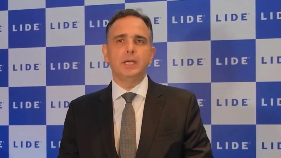 Pacheco diz que Senado deve aprovar fim da escala 6×1 e aponta desafio para nova jornada