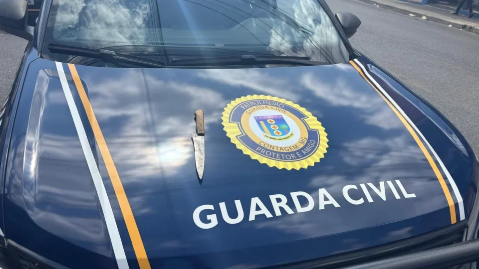 Homem é preso após mulher ser encontrada machucada em feira de MG