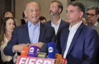 Skaf diz que Flávio Bolsonaro defende princípios da Fiesp, mas evita declarar apoio ao candidato