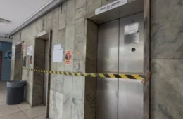 Elevadores da UFMG apresentam falhas e estudantes denunciam risco de novos problemas