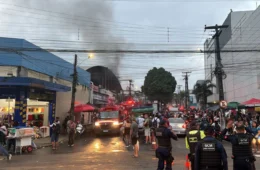 Incêndio de grandes proporções atinge centro comercial e provoca correria em João Pessoa