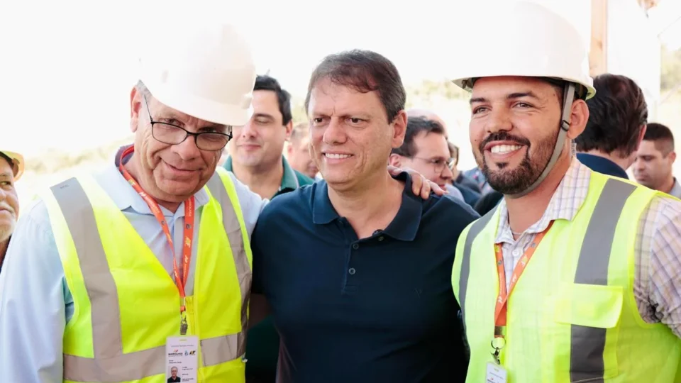 Tarcísio visita Barragem em Amparo e reforça investimento de R$ 25 bilhões contra falta d’água e prevenção de enchentes em todo o estado