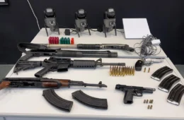 Polícia desarticula célula do Comando Vermelho que monitorava forças de segurança no Amazonas