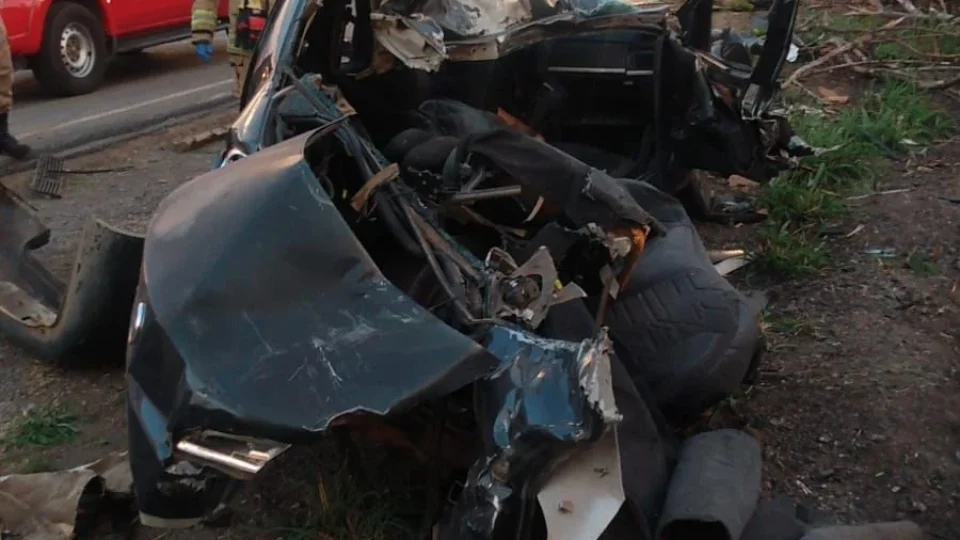 Tenente da PM morre após carro bater em ônibus na MG-424