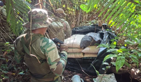PF destrói laboratórios de drogas e pistas clandestinas usadas por criminosos na Amazônia
