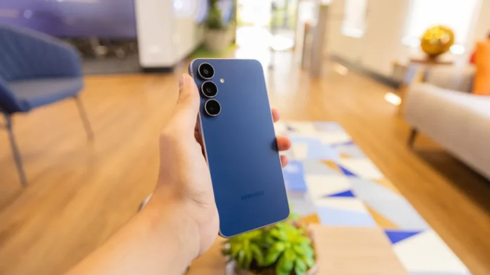 Vazou! Galaxy S26 tem lançamento vazado e surpreende com nova câmera