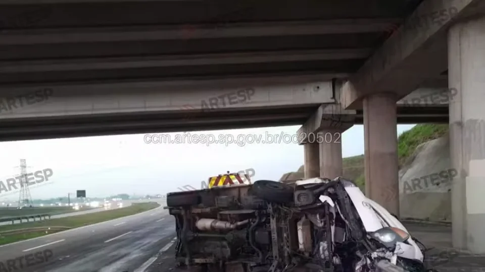 Motorista morre em acidente entre dois carros no Rodoanel