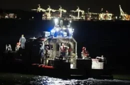 Barco vira no porto de Nova York e mata mulher e bebê de 5 meses