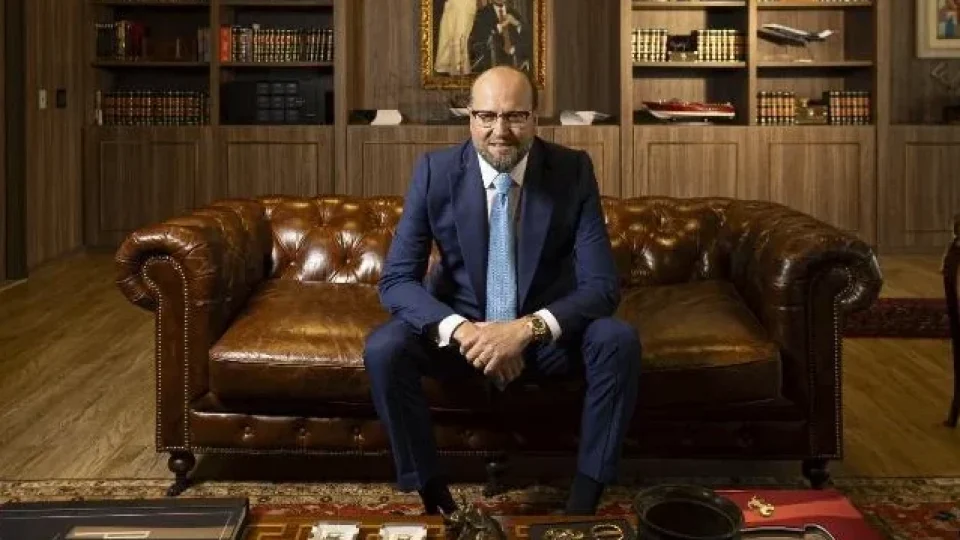 Nelson Wilians se afasta de escritório após operação da PF