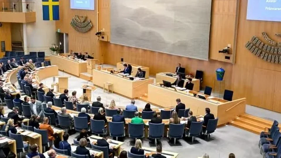 Suécia reduz idade de responsabilidade penal para 14 anos