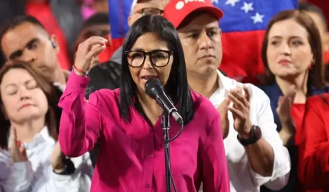Delcy Rodríguez diz que Venezuela manterá controle do petróleo