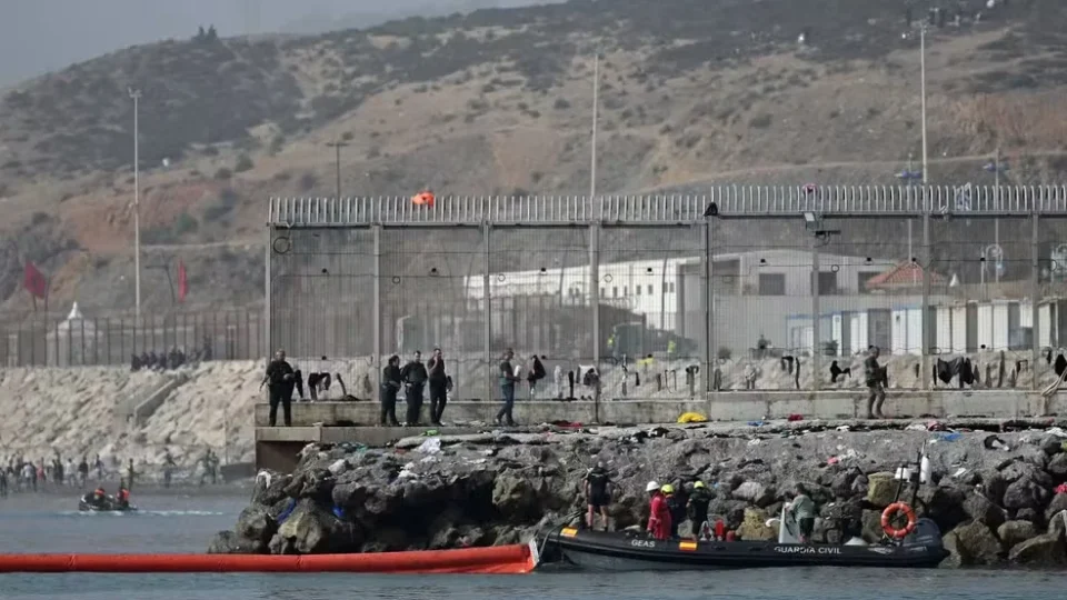 Tragédia em Ceuta: número de migrantes mortos sobe para 72 após tentativa de entrada na Espanha