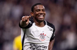 Corinthians negocia venda de André ao Nottingham Forest