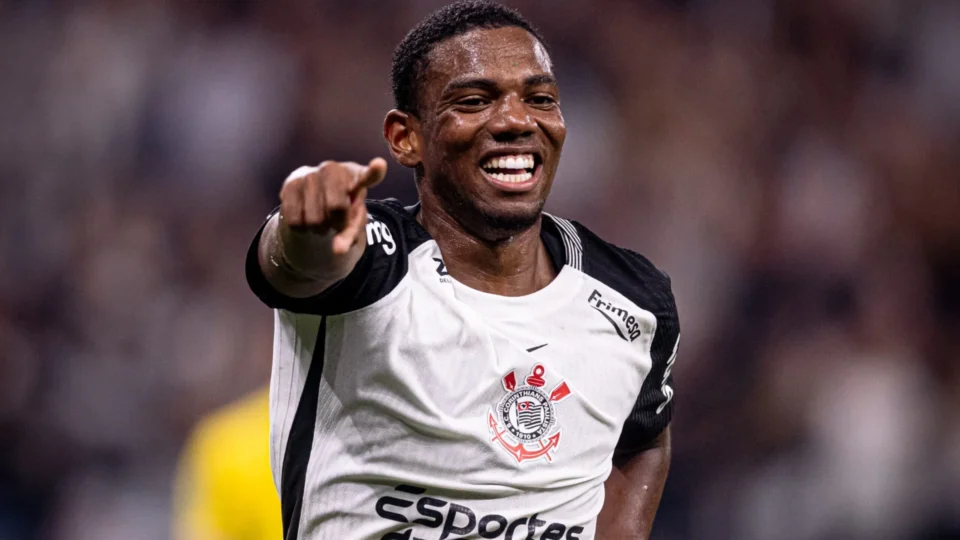 Corinthians negocia venda de André ao Nottingham Forest