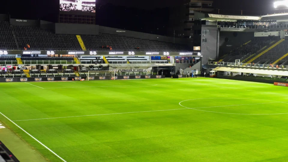 Santos x Athletico-PR: pressão aumenta na Vila Belmiro antes de duelo decisivo