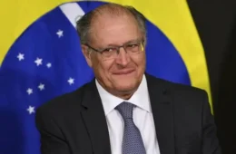 Alckmin critica família Bolsonaro e diz que Minas vai rejeitar bolsonarismo