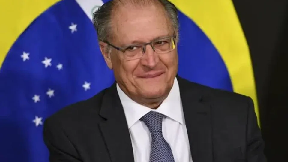Alckmin critica família Bolsonaro e diz que Minas vai rejeitar bolsonarismo