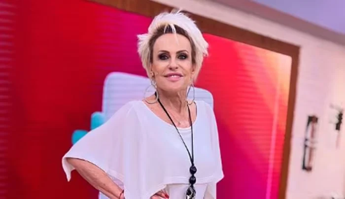 Durante a ausência, Tati Machado e Gil do Vigor assumem o comando do programa.