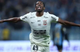 Corinthians negocia venda de André com Nottingham Forest