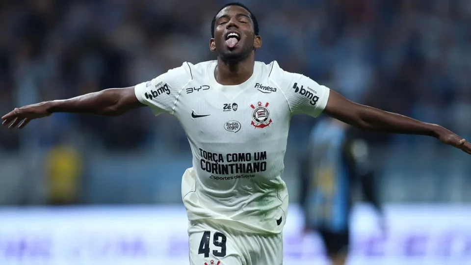 Corinthians negocia venda de André com Nottingham Forest