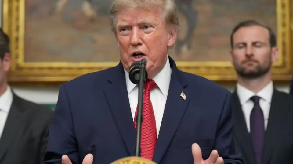 Trump quer cobrar US$ 103 mil por visto de trabalho nos EUA e medida gera reação