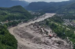 Terremoto atinge Tibete um dia após avalanche devastadora na fronteira com Nepal
