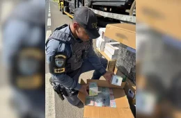 Homem é preso com 3,6 mil cigarros eletrônicos escondidos em caminhonete no interior de SP
