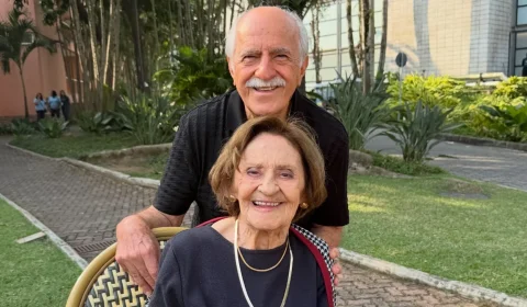 Ary Fontoura se despede de Laura Cardoso em homenagem emocionante