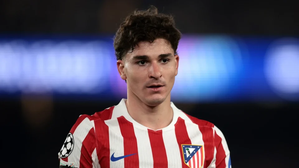 Barcelona desiste de Julián Álvarez e mira Lautaro Martínez