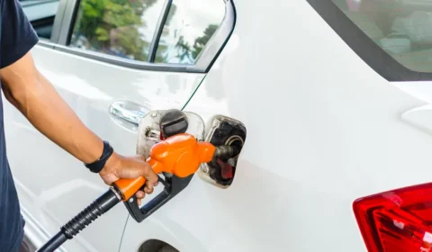 Gasolina com etanol: veja o que muda para o motorista e o preço dos combustíveis