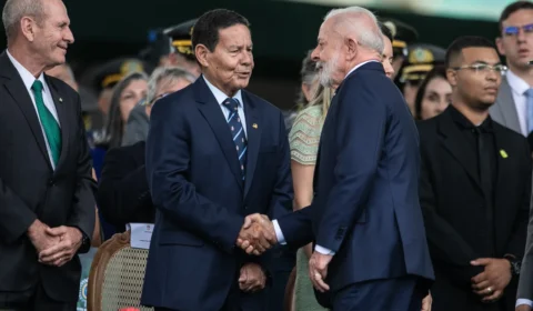 Lula une Mourão para aprovar projeto dos minerais no Senado hoje