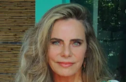 Bruna Lombardi hoje revela rotina simples para longevidade aos 74