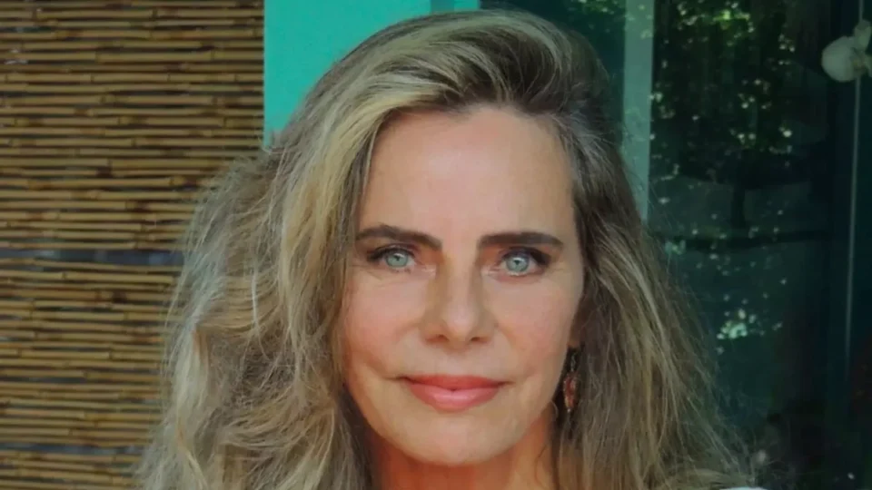 Bruna Lombardi hoje revela rotina simples para longevidade aos 74