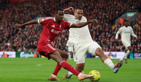 Liverpool busca primeira vitória na Premier League, mas só empata com Nottingham Forest