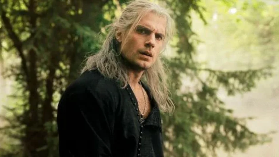 Henry Cavill defende paixão dos fãs de The Witcher