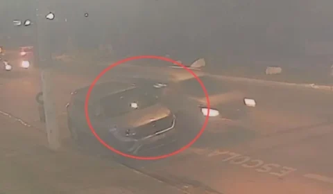 Jornalista é atropelada em frente à escola dos filhos e motorista foge