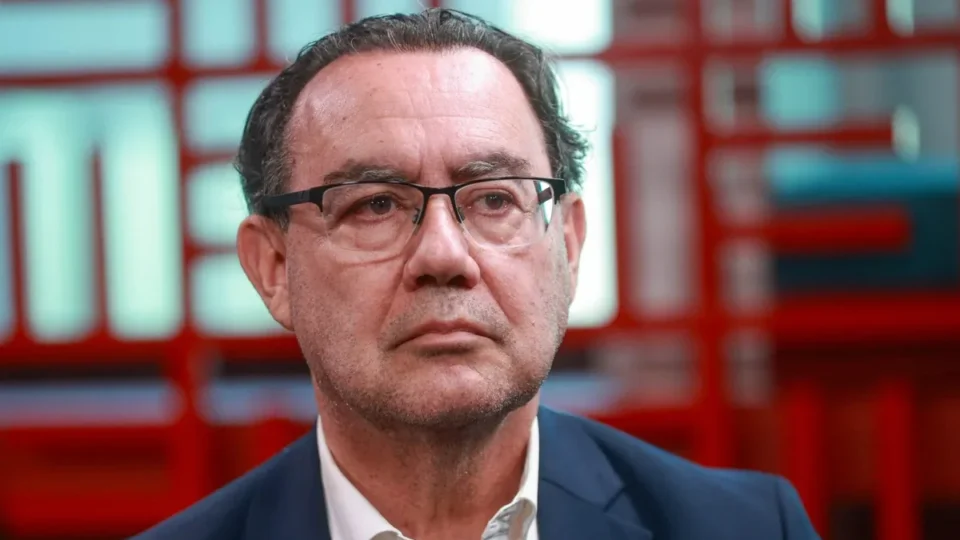 Augusto Cury recua de boicote e enfrenta debate na Band