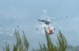 Helicópteros colidem durante combate a incêndios florestais na Grécia