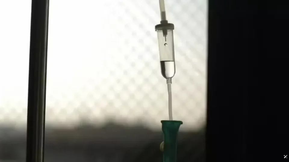 França protege hospitais cristãos na nova lei de eutanásia