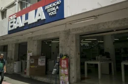 Casas Bahia fecha 298 lojas e demite cerca de 1,9 mil funcionários