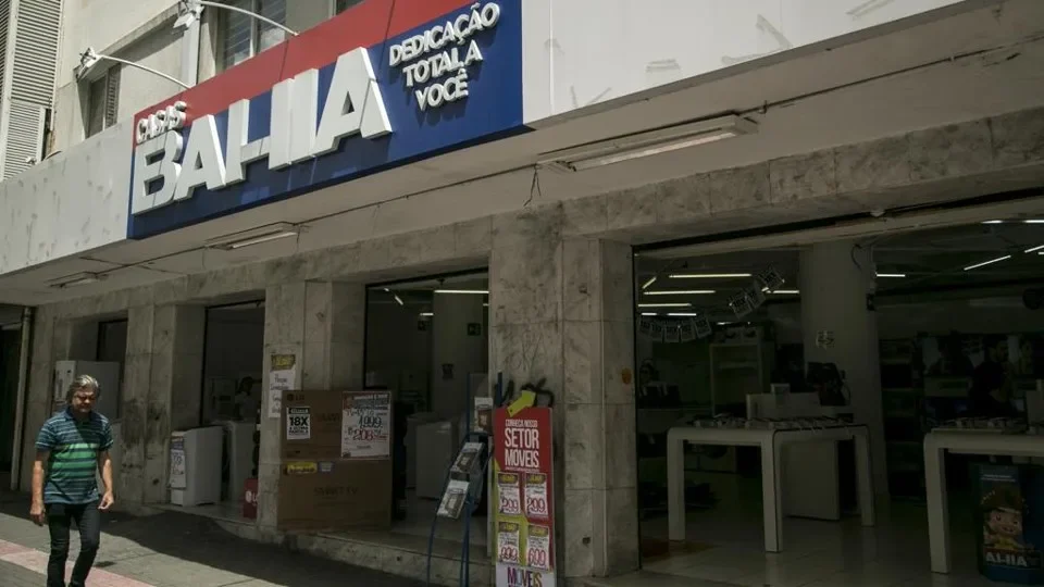 Casas Bahia fecha 298 lojas e demite cerca de 1,9 mil funcionários
