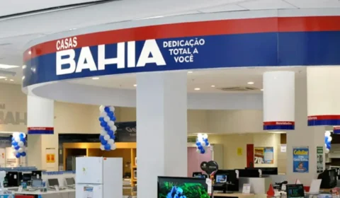 Justiça suspende demissões em massa da Casas Bahia após corte de 1,9 mil funcionários
