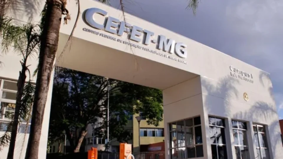 Lula reage após veto e manda novo projeto para transformar Cefet-MG em universidade
