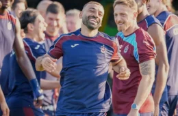 Salah estreia na Europa pelo Trabzonspor em duelo decisivo